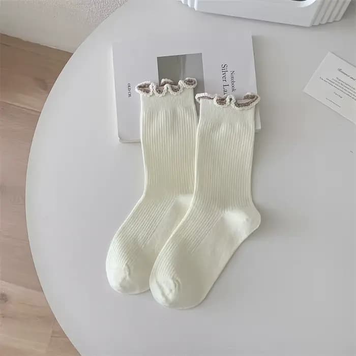 Chaussettes coréennes simples pour femmes, vente en gros, polyvalentes, à bord roulé, mignonnes, kaw