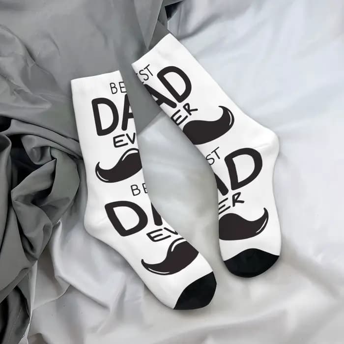 Chaussettes mi-mollet imprimées sur le thème de la fête des pères, avec une moustache rétro et un st