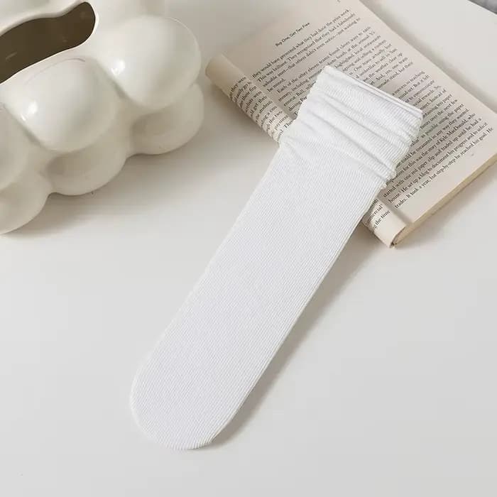Chaussettes de glace chaussettes moyennes pour femmes été mince Ins à la mode Internet rouge blanc v