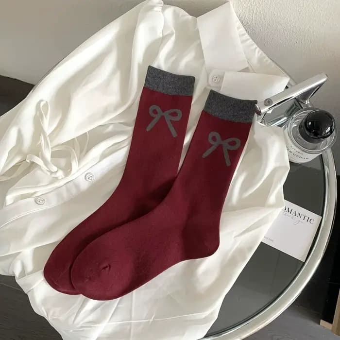Chaussettes Midtube à rayures rouges avec nœud, chaussettes décontractées en coton côtelé pour femme