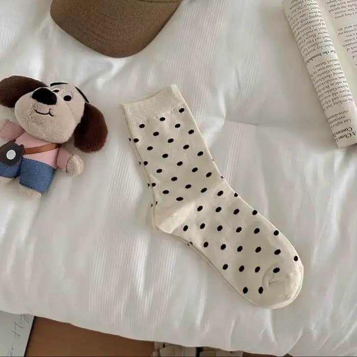 Chaussettes pour femmes coréen mignon dessin animé chien Kawaii décontracté polyvalent mi Tube chaus
