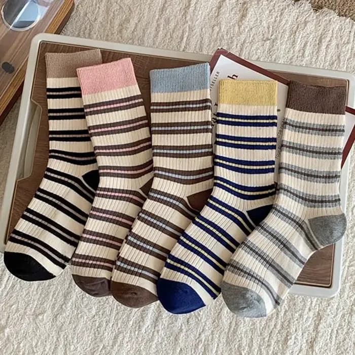 Chaussettes rayées tendance pour femmes