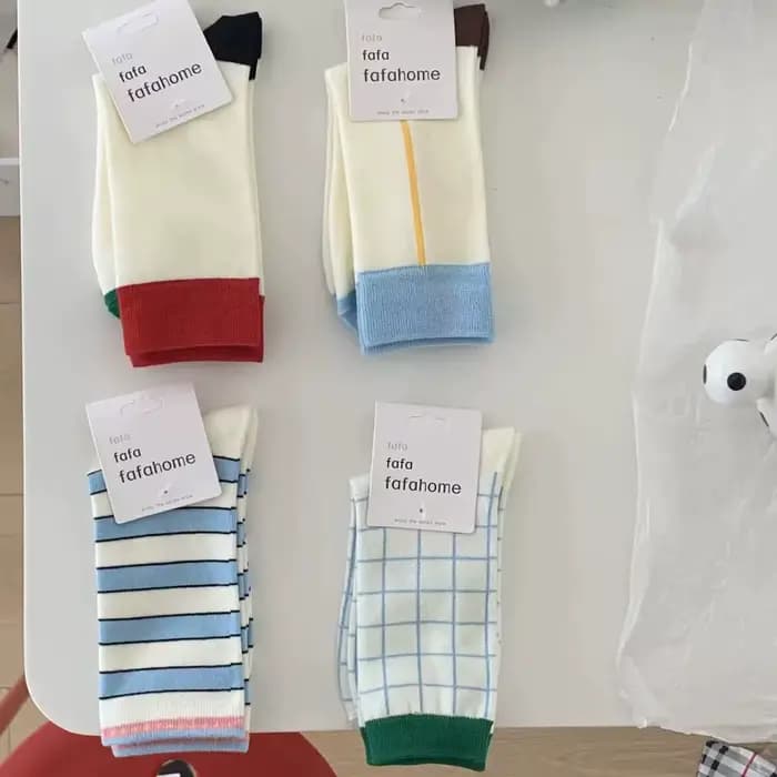 Nouvelles chaussettes pour femmes pour le printemps et l'été à Ins