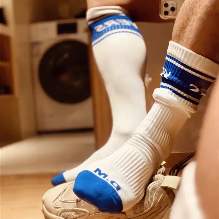 1 paire mode bleu blanc noir conception Unique chaussette Sexy Gay haut Vers bas hommes Nylon sport Long Tube Football chaussettes confortables