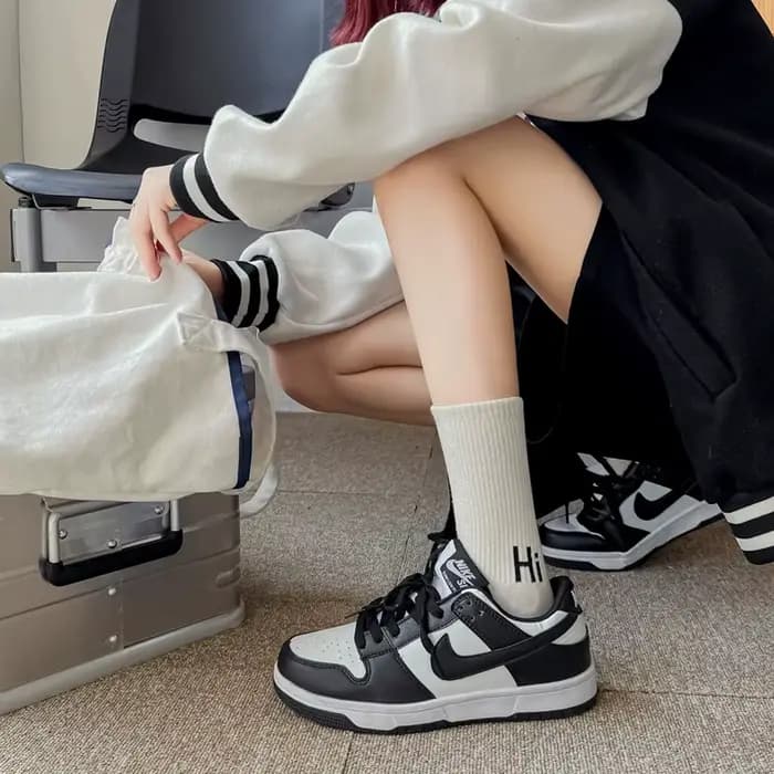 Chaussettes mi-tube en coton pour femmes