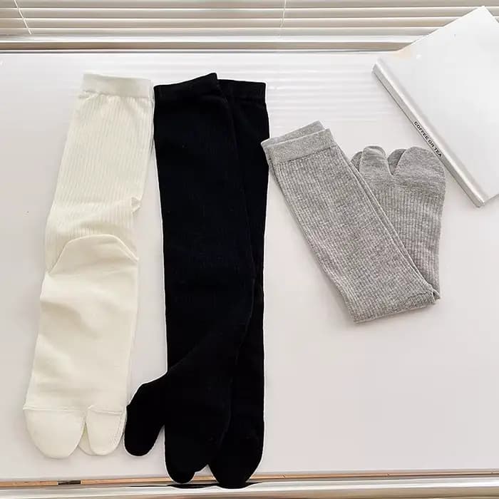 1 Paris Chaussettes fines de ballet à bout fendu pour femmes, mi-mollet, style doux pour jeunes filles, chaussettes amples à deux orteils, longues, couleur unie, noir, blanc, gris