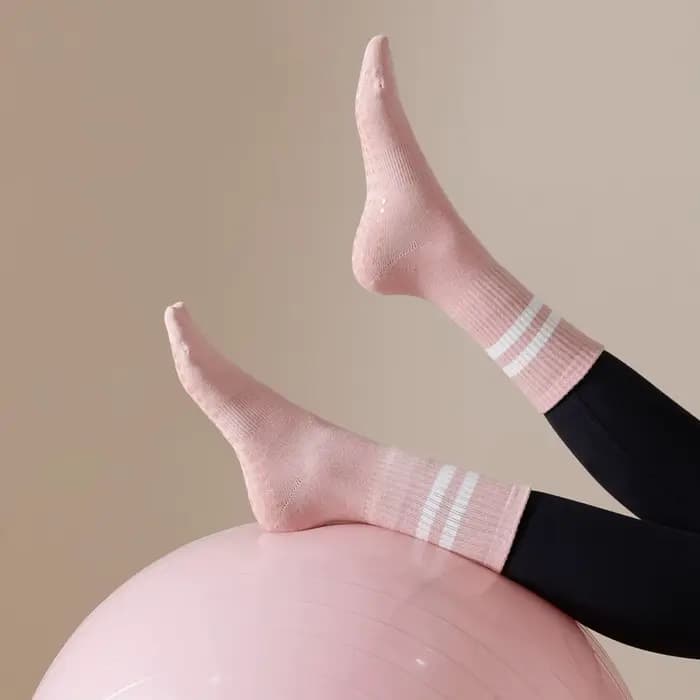 2 paires de chaussettes Pilates pour femmes avec poignées