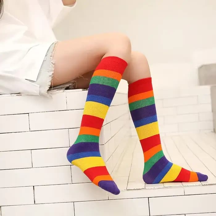 Chaussettes arc-en-ciel en coton doux à rayures colorées pour enfants