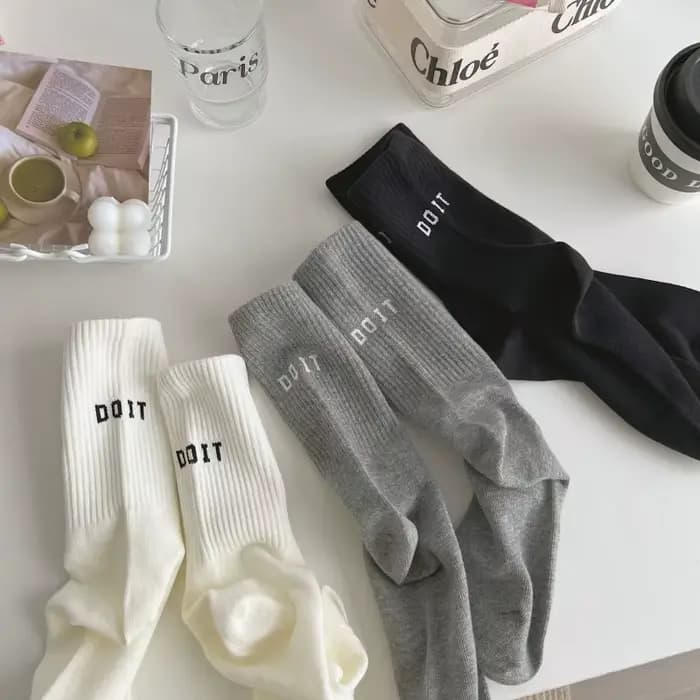 Ensemble de 3 paires de chaussettes roses pour femmes, chaussettes longues mi-tube, Style printemps-automne, vêtements d'extérieur, bas en coton avec lettres, bas de sport