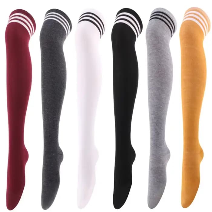 Chaussettes longues rayées noires/blanches pour femmes
