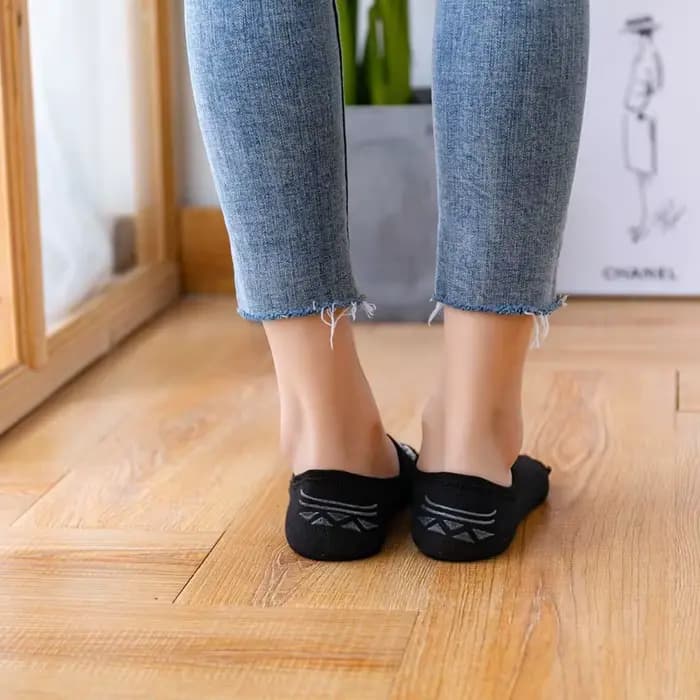 Chaussettes courtes brodées mignonnes pour femmes
