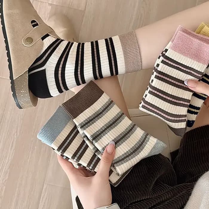 Chaussettes rayées tendance pour femmes