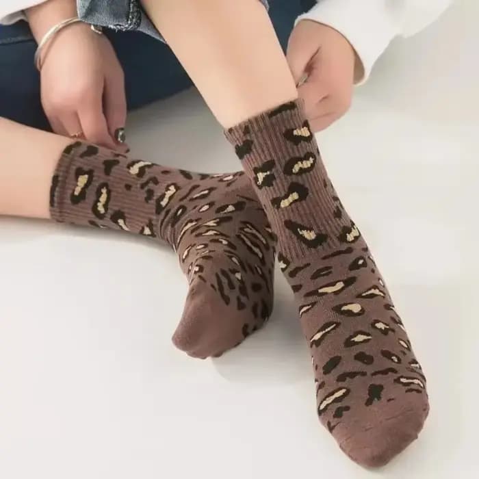 Nouvelle mode femmes imprimé léopard chaussettes printemps automne haute rue populaire