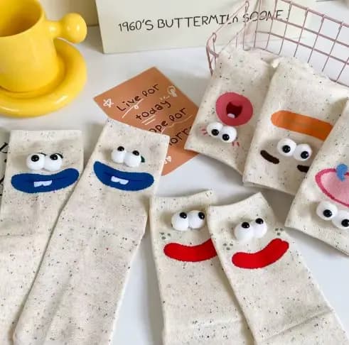 Chaussettes de dessin animé drôle pour femmes
