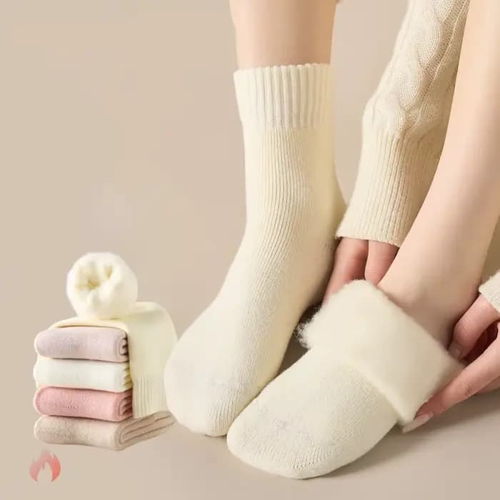 Chaussettes confortables pour femmes, couleur unie, style Harajuku japonais, chaussettes douces pour l'intérieur, chaussettes mi-tube chaudes et épaisses en polaire pour l'hiver, pour filles