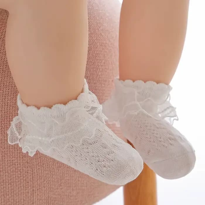 Chaussettes de princesse en dentelle florale pour bébés filles, chaussettes antidérapantes blanches à volants mignonnes pour enfants, chaussettes de danse décontractées pour nourrissons