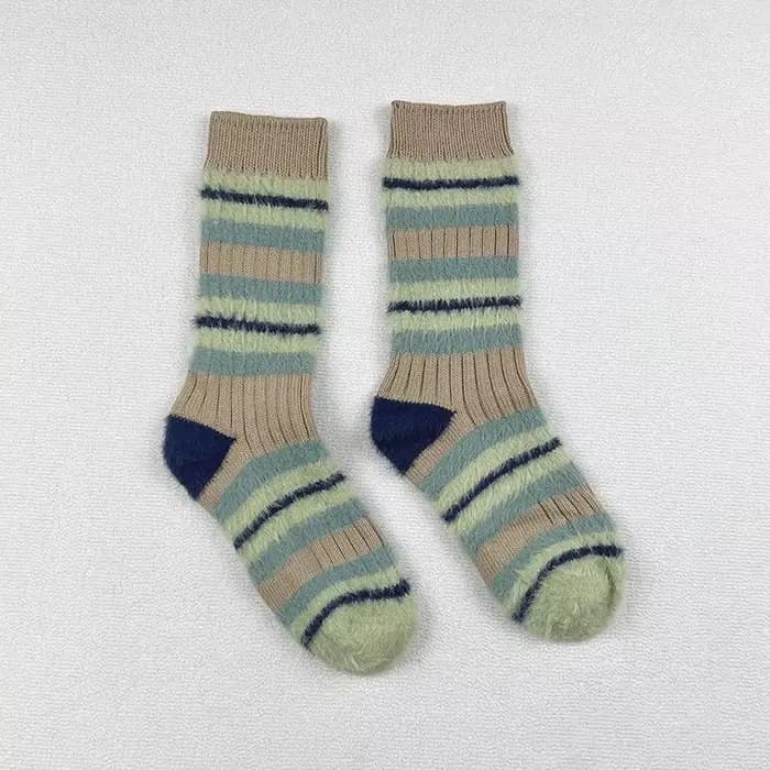 Chaussettes à rayures colorées pour femmes, chaussettes de sol en molleton de vison, douces et épaisses, en peluche, pour l'intérieur, automne et hiver