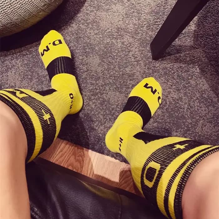 2025 bonne qualité mode Sport Long Tube Football chaussettes hommes rose jaune noir blanc bleu vert rouge bas confortable