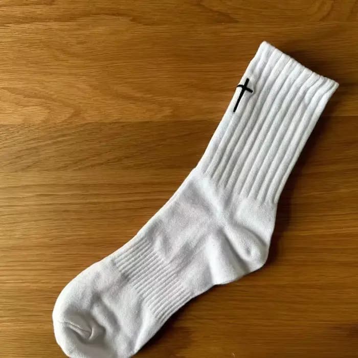 Chaussettes mi-longues croisées noires et blanches