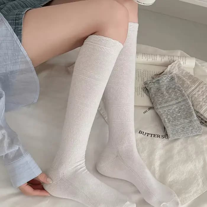 Chaussettes hautes pour femmes, couleur unie, nouvelle collection printemps-automne, style coréen, avec dentelle, chaussettes longues pour femmes