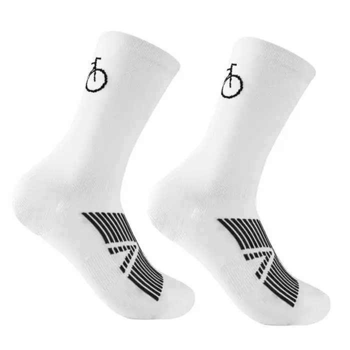 Une paire de chaussettes de cyclisme pour sports de plein air