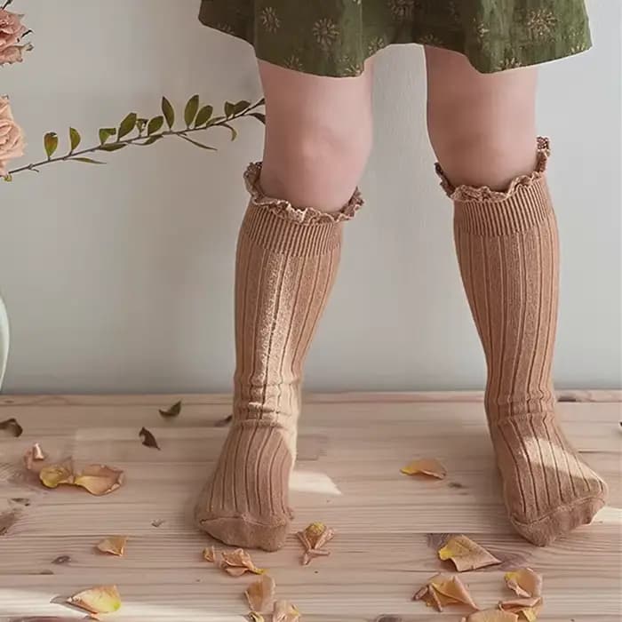 Chaussettes hautes à volants pour enfants