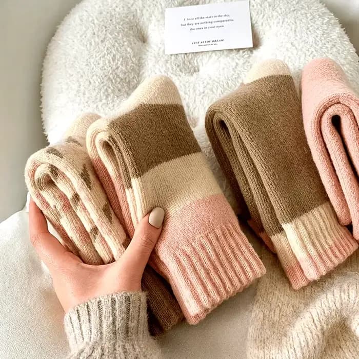 Chaussettes d'hiver chaudes et épaisses pour femmes