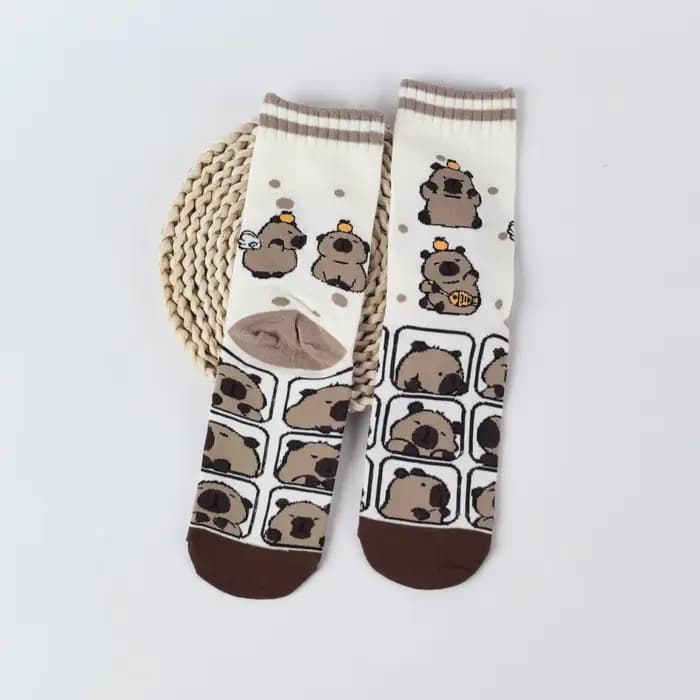 1 paire de chaussettes mi-mollet confortables à motif Capybara mignon de dessin animé pour femmes