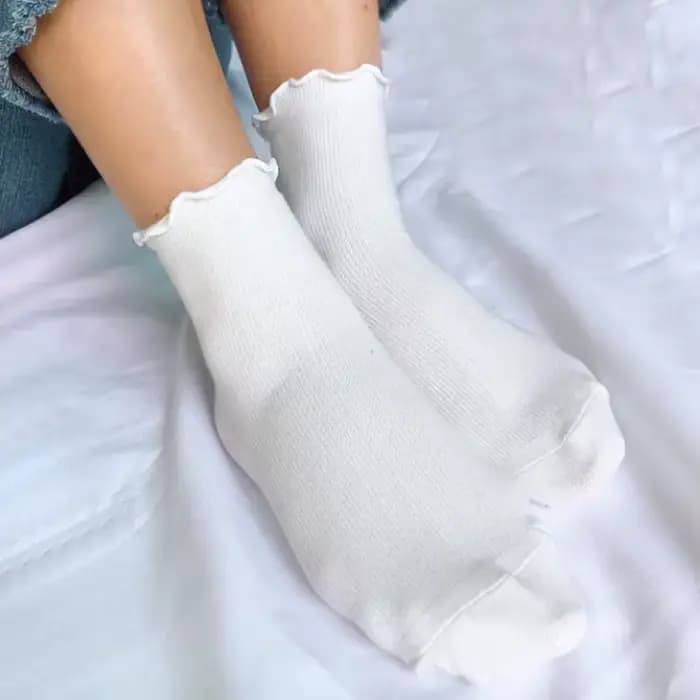 Chaussettes à volants femmes blanc noir froufrous Style Lolita jeune fille japonaise mignon Kawaii coton Harajuku
