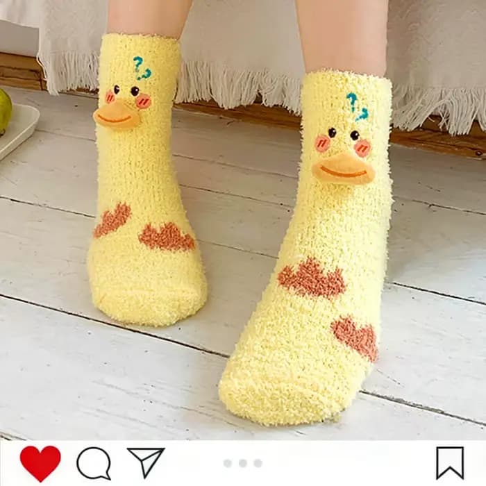 Chaussettes de canard pelucheux pour femmes, chaussettes amusantes en velours de corail pour femmes, chaussettes de sommeil chaudes et épaisses pour l'hiver, chaussettes de sol mignonnes de canard de 