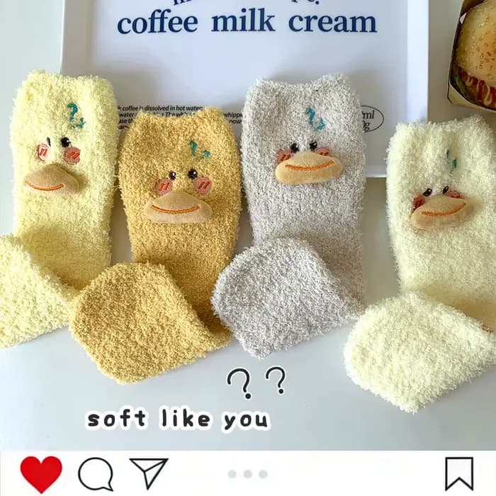 Chaussettes de canard pelucheux pour femmes, chaussettes amusantes en velours de corail pour femmes, chaussettes de sommeil chaudes et épaisses pour l'hiver, chaussettes de sol mignonnes de canard de 
