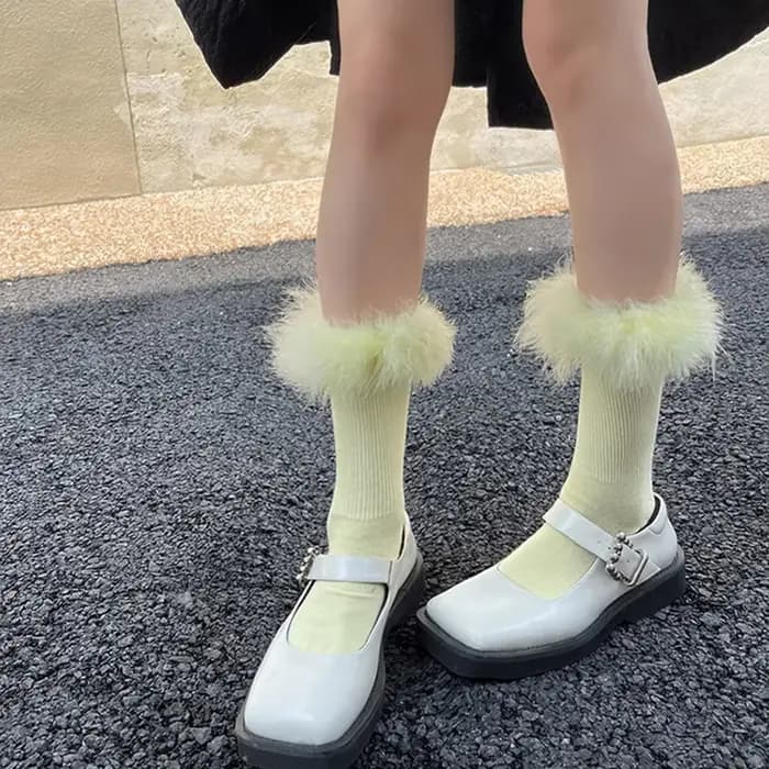 Chaussettes en fourrure rose pour femmes
