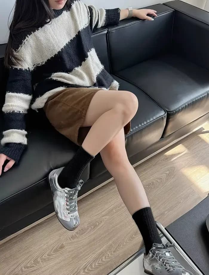 8/4 paires de chaussettes mi-mollet classiques à la mode pour femmes, chaussettes de sport noires et blanches, adaptées aux hommes et aux femmes, chaussettes pour femmes de grande taille : taille 36-4