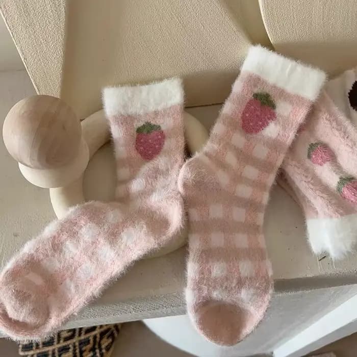 Chaussettes à rayures colorées pour femmes, chaussettes de sol en molleton de vison, douces et épaisses, en peluche, pour l'intérieur, automne et hiver