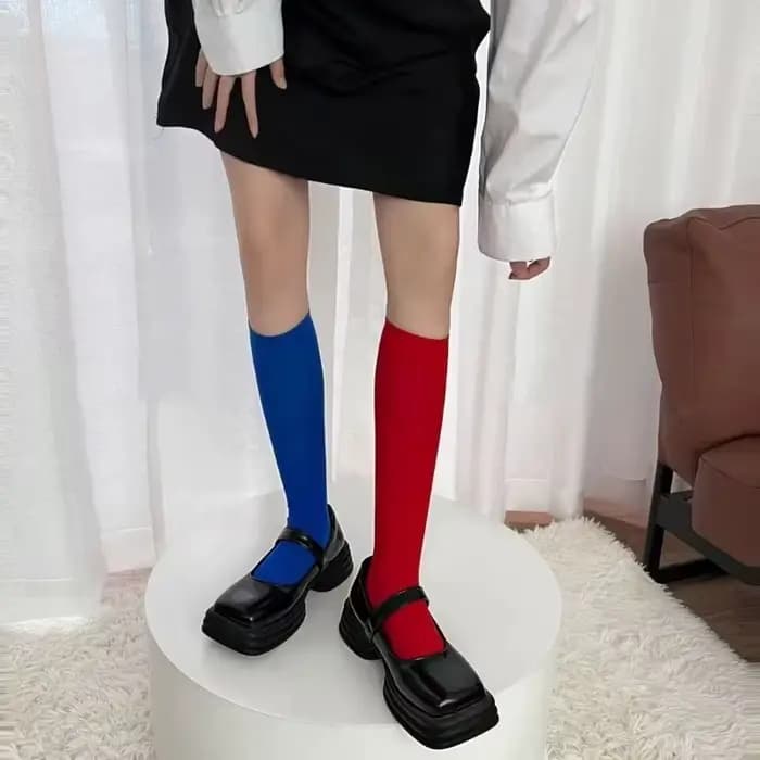 Chaussettes hautes pour femmes Kave