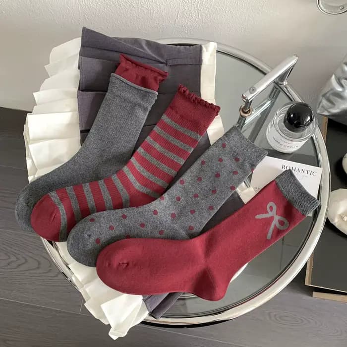 Chaussettes Midtube à rayures rouges avec nœud