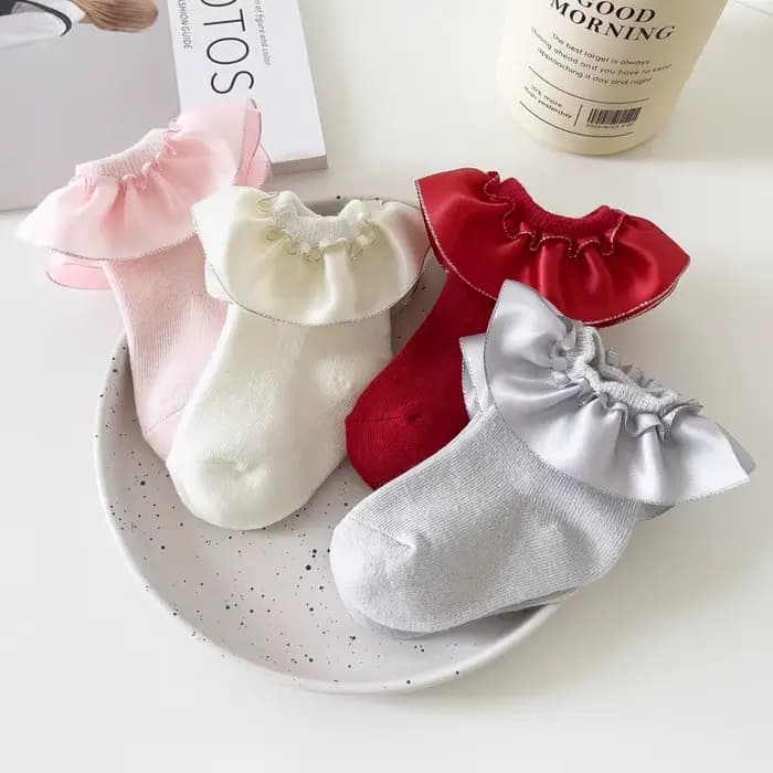 Chaussettes en dentelle avec nœud pour bébé