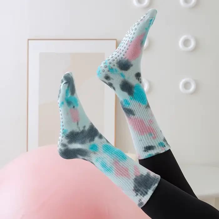 Chaussettes de Yoga femmes coton teint par nouage Silicone antidérapant Pilates Grip Crew chaussette
