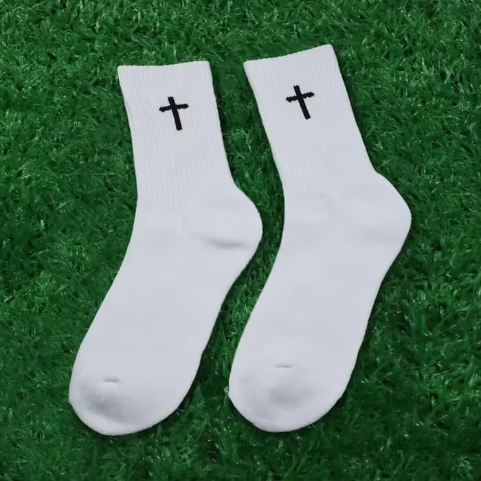 1 paire de chaussettes de sport solides pour hommes, chaussettes décontractées respirantes unisexes mi-mollet, chaussettes de Couple croisées noires/blanches toutes saisons