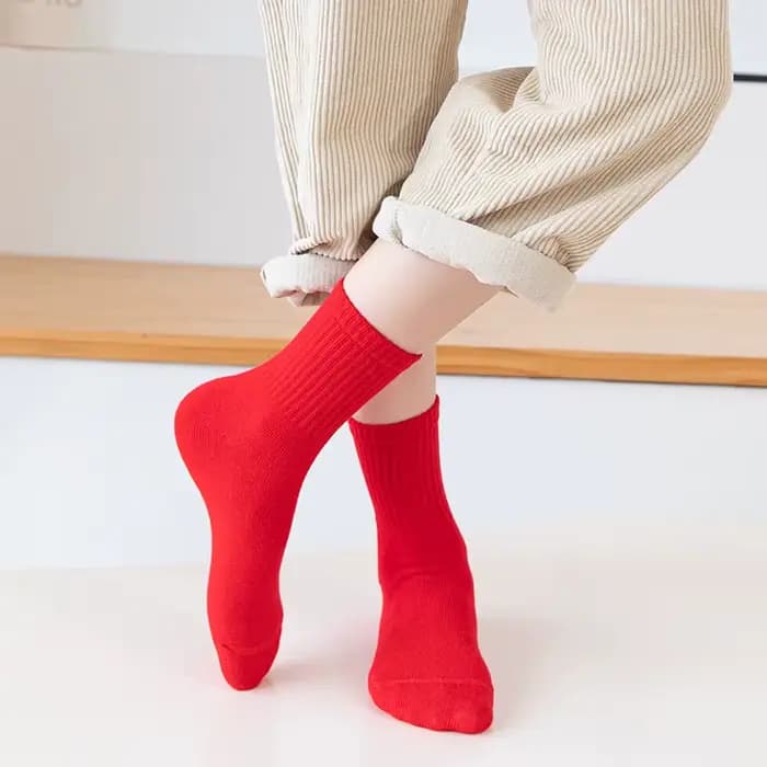 Chaussettes rouges en coton pour enfants