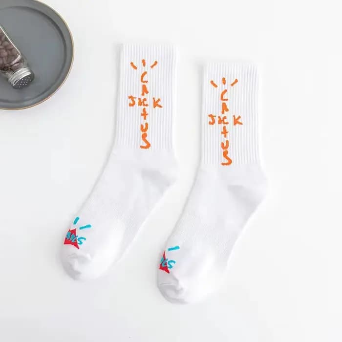 Coffrets cadeaux chaussettes de sport en coton pour hommes modèles de couple confortables et intéressants tendance hip-hop lettre noix de cajou rouge