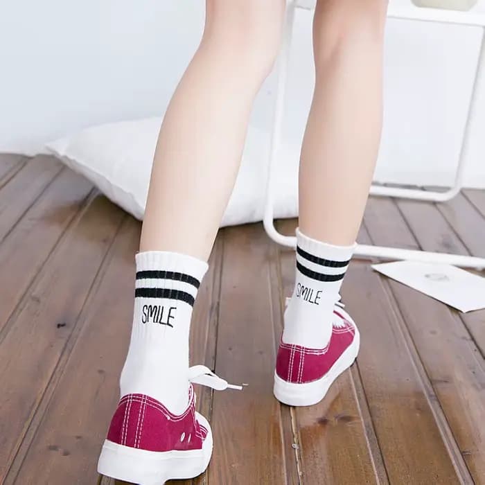 Chaussette femme broderie lettre sourire rayures Skateboard chaussettes dame coton Harajuku rayé Sox Kawaii Meias pour les filles Calcetines