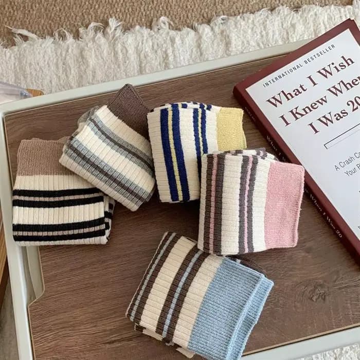 Chaussettes colorées à rayures pour femmes