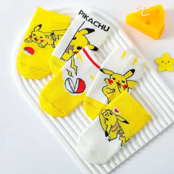 1 paire de chaussettes Pokemon