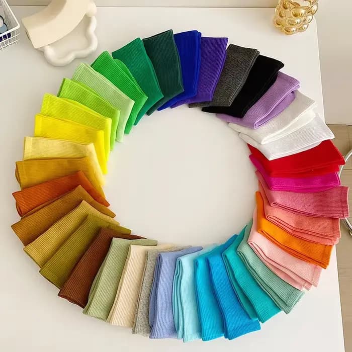 1 paire de chaussettes couleur bonbon