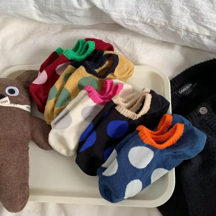 Chaussettes confortables à gros pois pour femmes