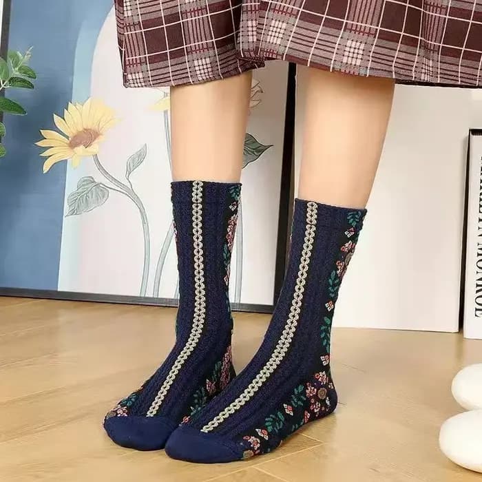 Petites chaussettes florales pour femmes