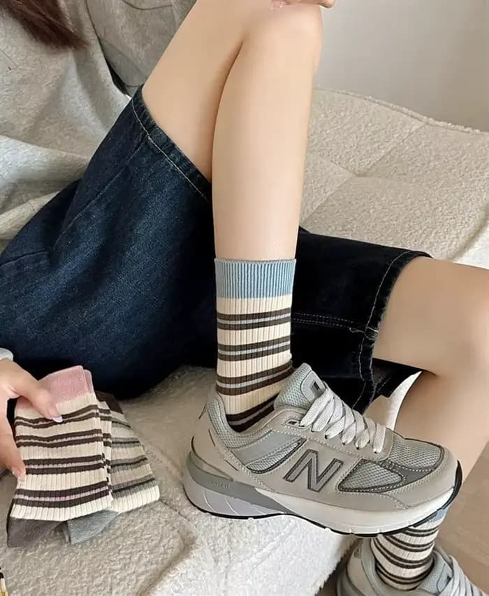 Chaussettes colorées à rayures pour femmes