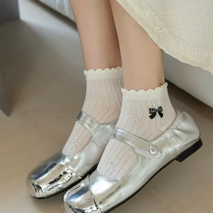 Chaussettes basses pour femmes, printemps-été, noires et blanches, mode mignonne Kawaii Lolita, fines, en coton, maille respirante, Calcetines