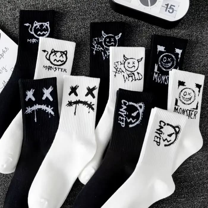 10 paires de chaussettes mi-longues pour hommes avec des visages amusants style graffiti